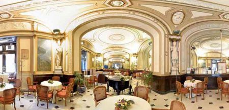 Brindisi al Gran Caffè Gambrinus