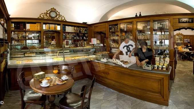 Locali storici raccontati con una guida e un’App per gli smartphone